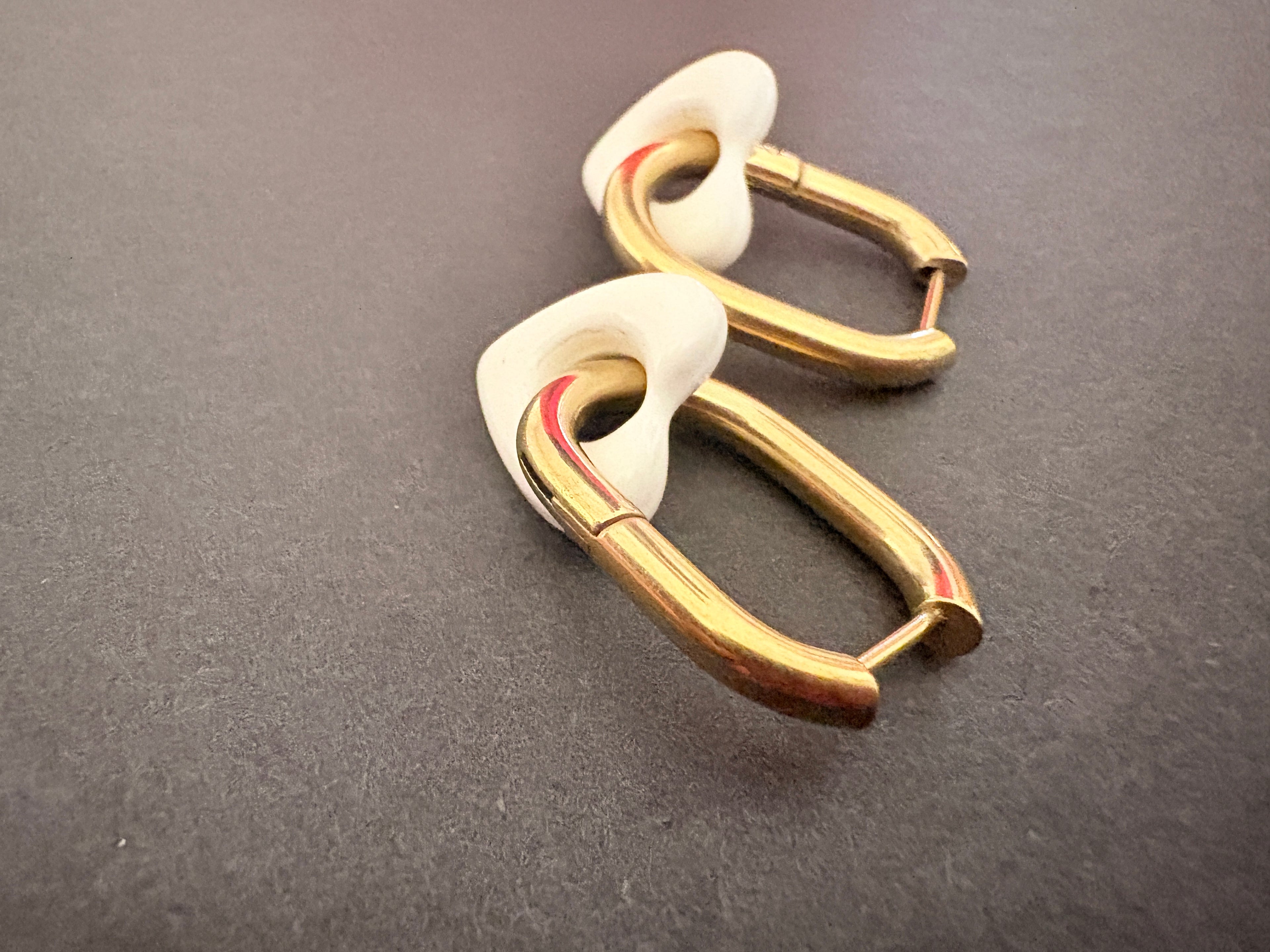 New 2026 simple design Hollow Heart Hoop Earrings for Women Vintage Earring gift Jewelry Fashion Accessories creative gift