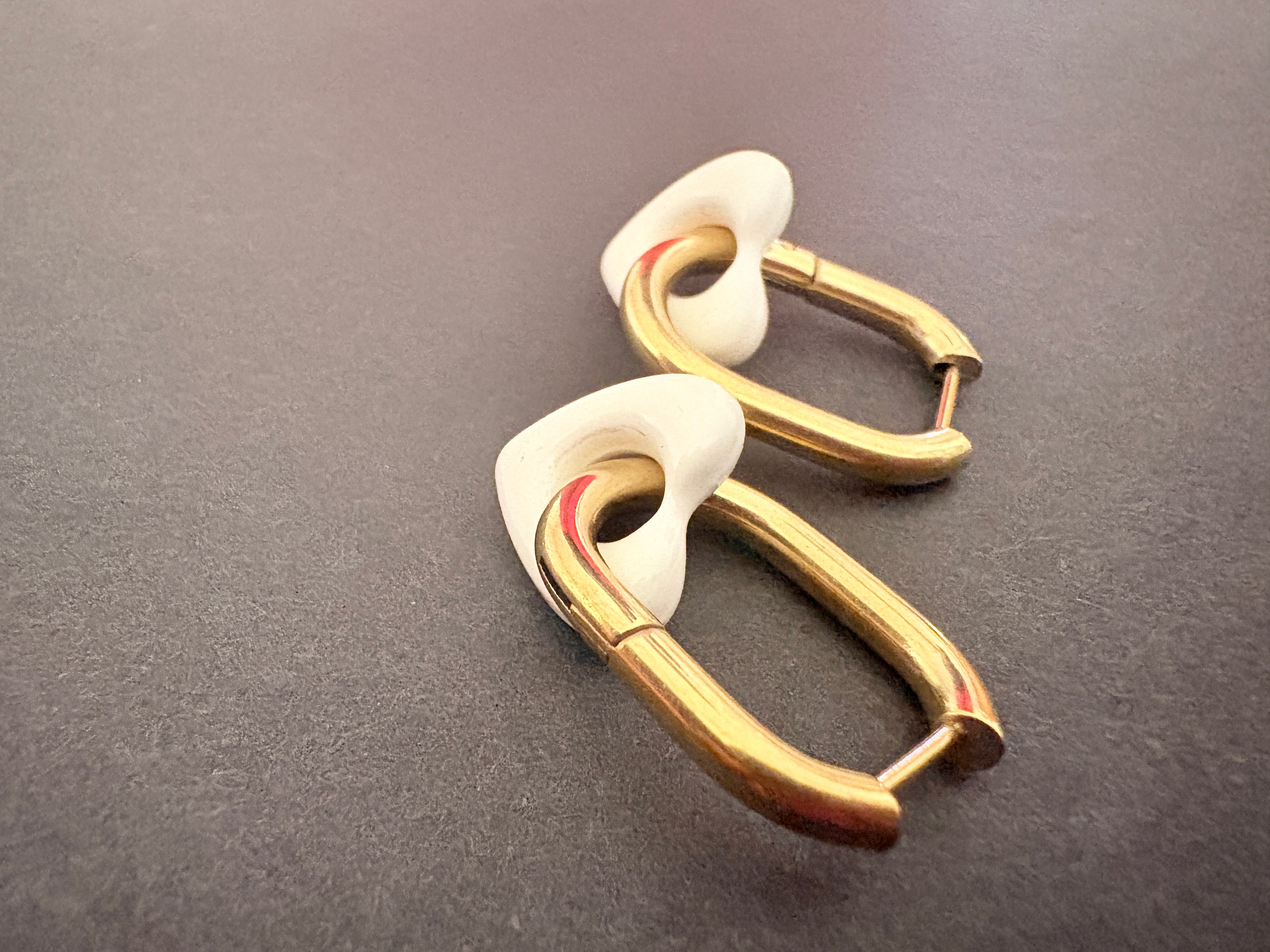 New 2026 simple design Hollow Heart Hoop Earrings for Women Vintage Earring gift Jewelry Fashion Accessories creative gift